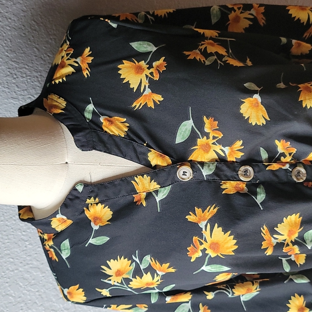 Floral Dress Size Large - Picture 2 of 10